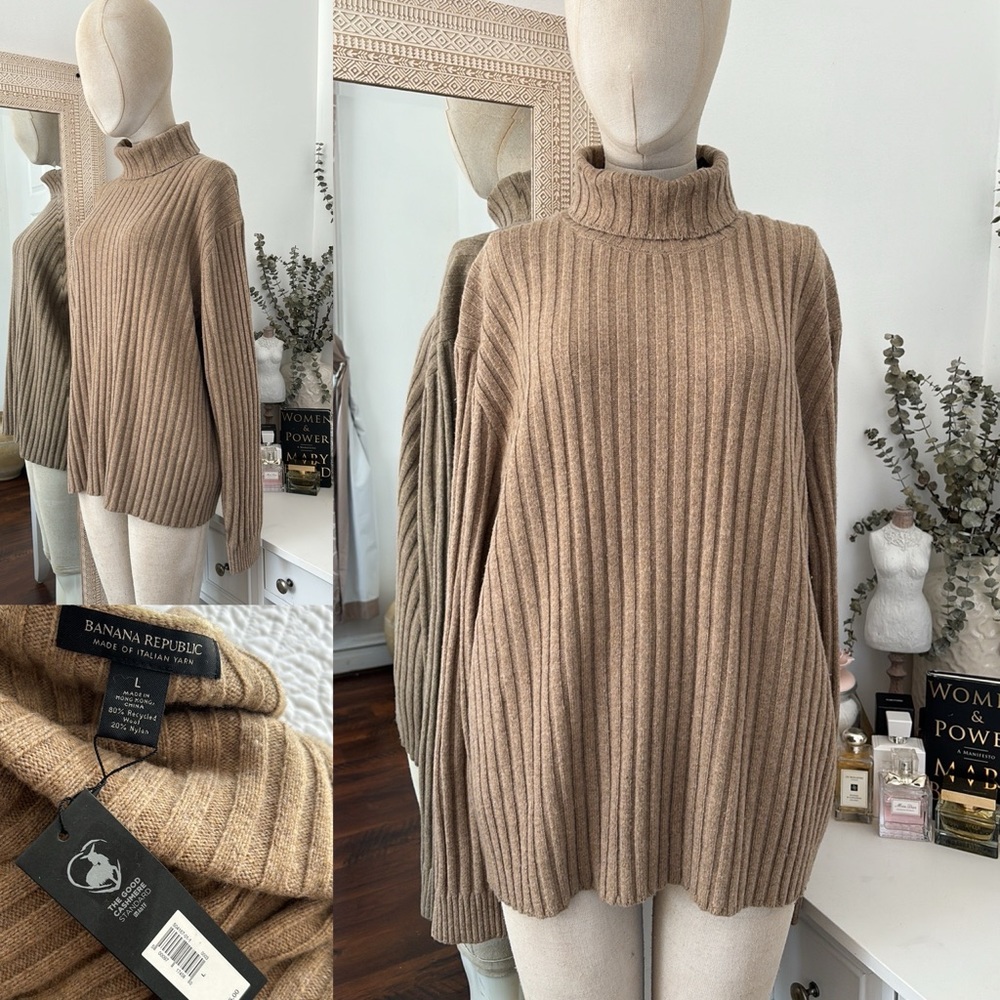 Banana Republic Women's Ribbed Turtleneck Sweater in Camel